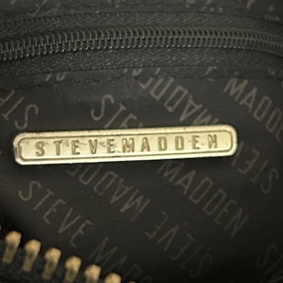 STEVE MADDEN Glamjem Crossbody Bag - Picture 10 of 13